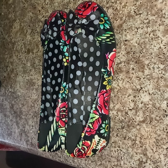 Free With Bundle Iron fist floral flats - Picture 5 of 5